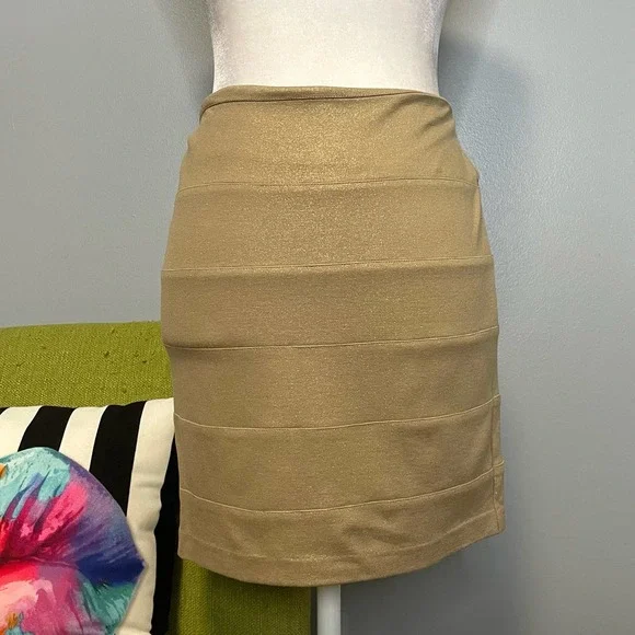 Express Metallic Gold Knit Mini Skirt NEW 2 - Picture 2 of 5